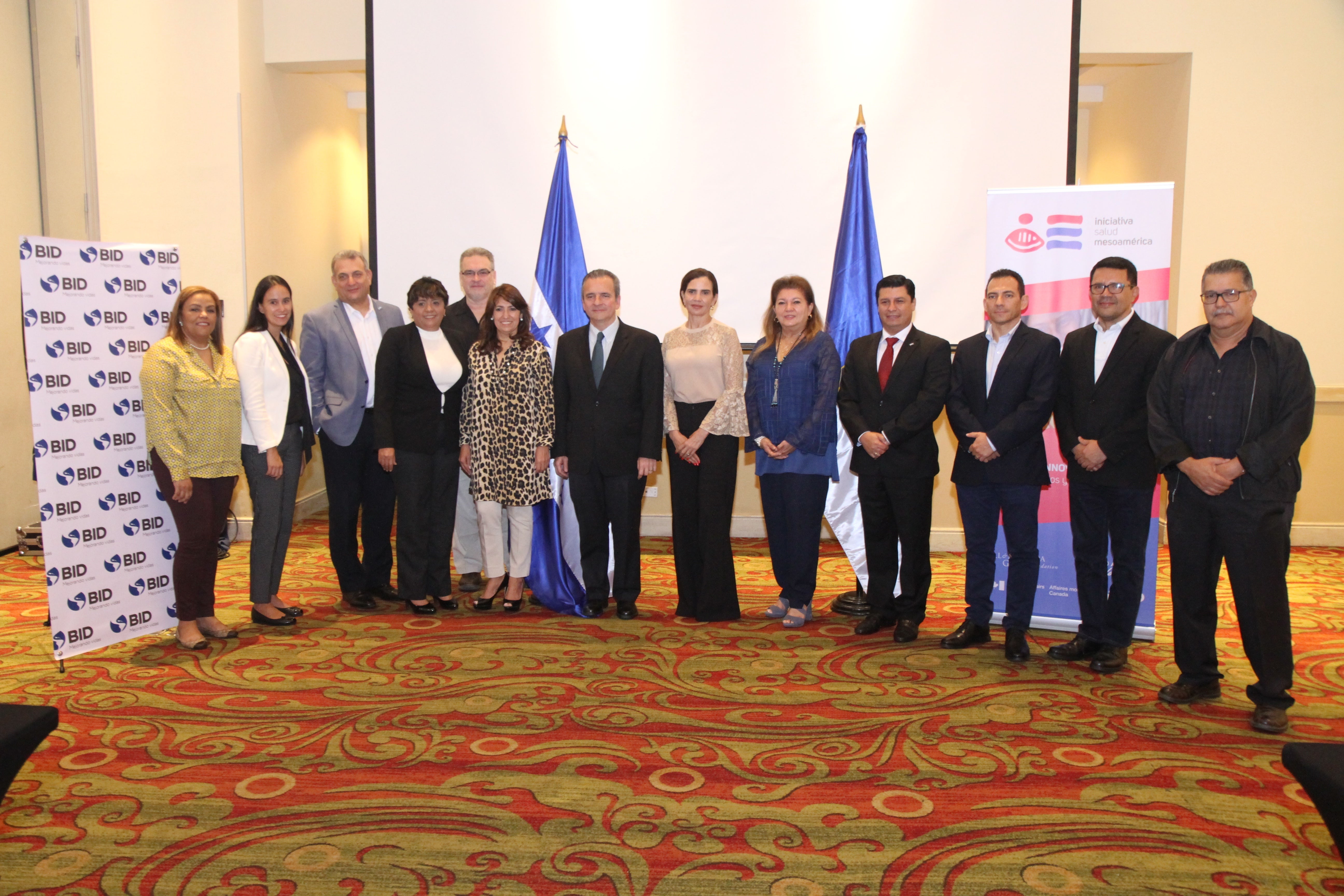 Los responsables de la ISM, junto a representantes del BID y del Ministerio de Salud de República Dominicana visitan a la ministra de Salud de Honduras Alba Consuelo Flores